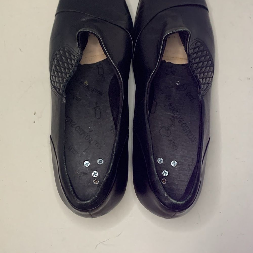 Clarks Artisan Women's Black Leather Smocked Slip-On Shootie Shoe Size 12M - Picture 8 of 14